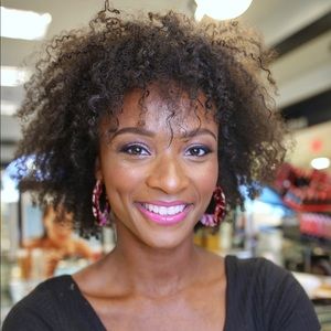 Meet your Posher, Davida!